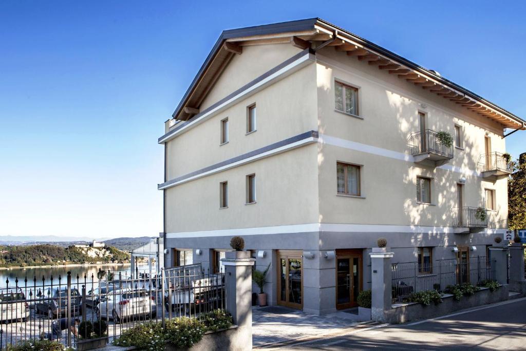 Hotel Ristorante San Carlo Arona Esterno foto